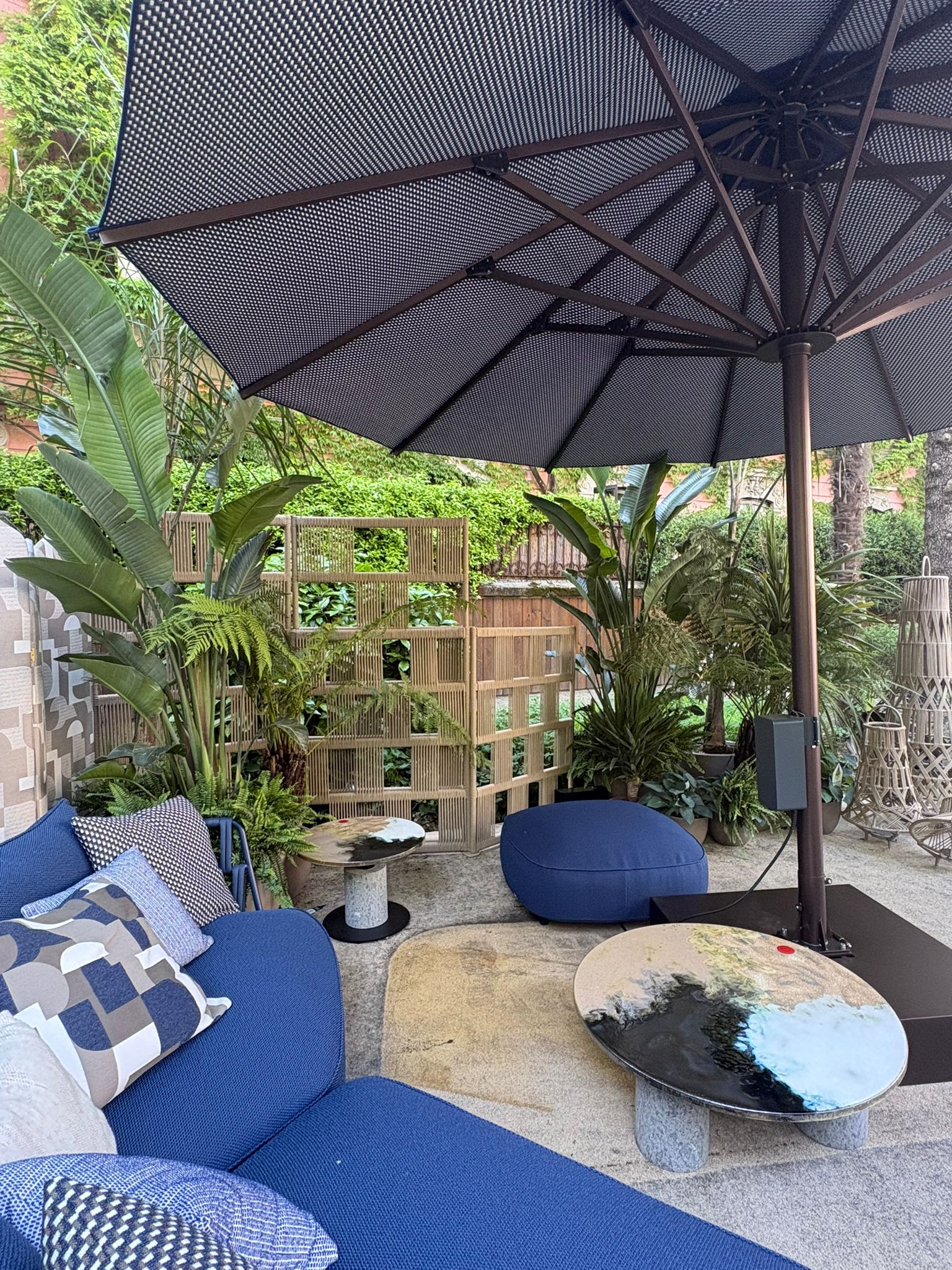 outdoor colour palette for gardens, terraces, and patios