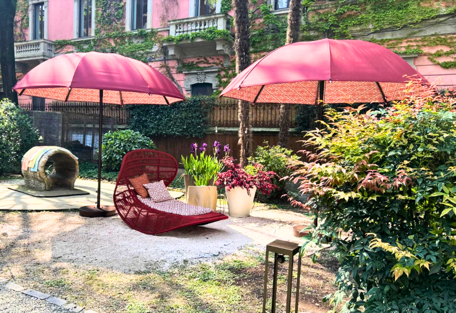 Outdoor colour psychology