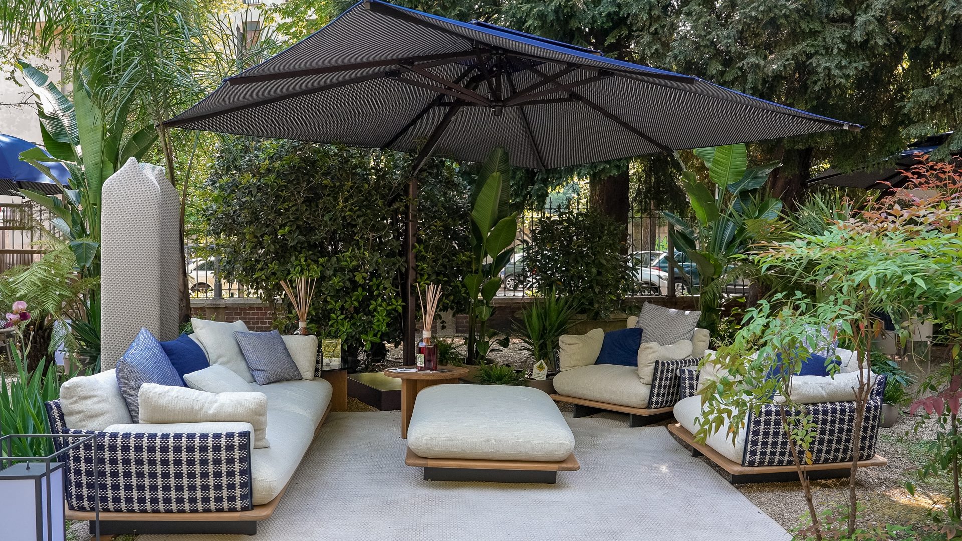cantilever parasols poggesi