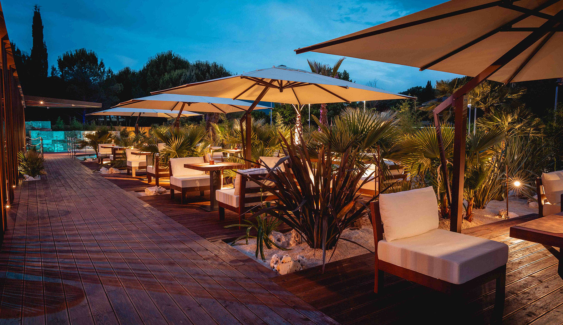 outdoor living in autumn